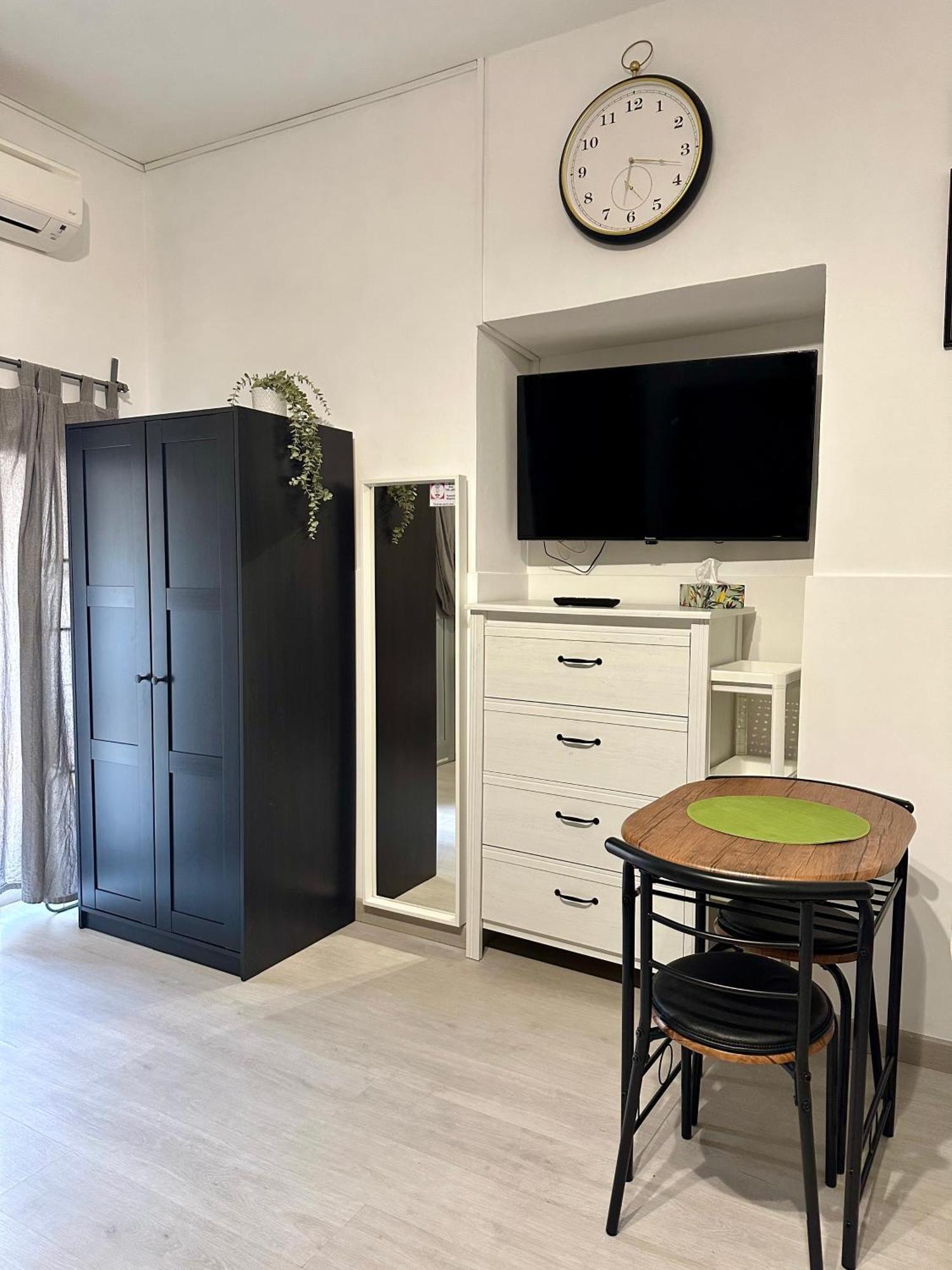 Sleep And Go Apartment